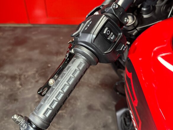 2022 Harley-Davidson Nightster, красный, 1089000 рублей - вид 14