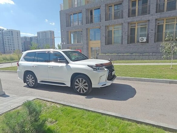 2021 Lexus LX 570 III Рестайлинг 2, белый, 12990000 рублей - вид 12