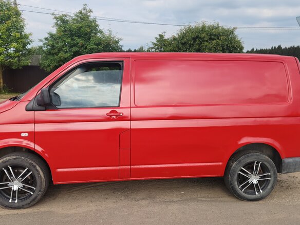 2008 Volkswagen Transporter, красный, 750000 рублей - вид 6