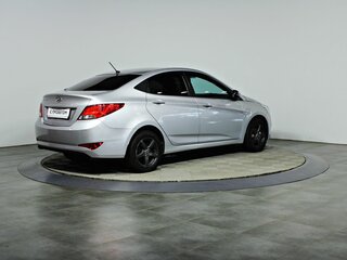 2016 Hyundai Solaris I Рестайлинг, серебристый, 946000 рублей, вид 5