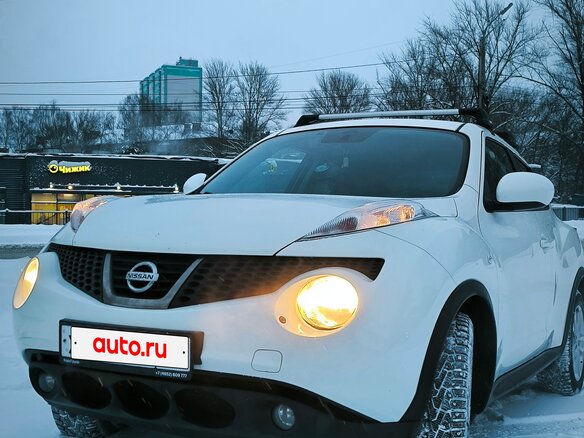 2012 Nissan Juke I, белый, 900000 рублей