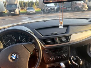 2013 BMW X1 18i I (E84) Рестайлинг, белый, 900000 рублей, вид 5