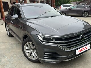 2021 Volkswagen Touareg III, серый, 4975000 рублей, вид 3