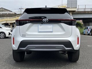 2023 Toyota Yaris Cross I, белый, 1406000 рублей, вид 4