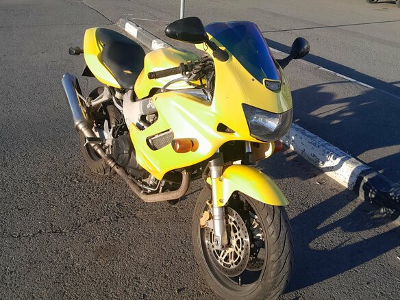 1999 Honda VTR 1000, жёлтый - вид 4