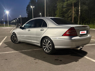 2002 Mercedes-Benz C-Класс 240 II (W203), серебристый, 700000 рублей, вид 4