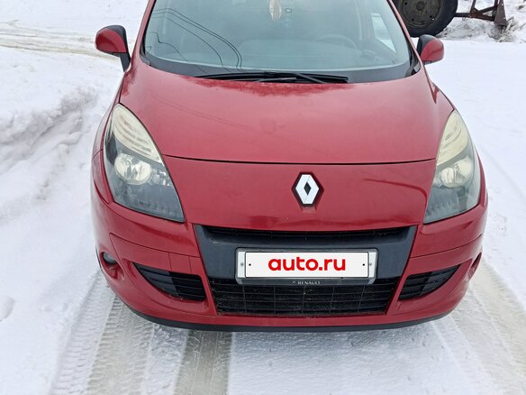 2009 Renault Scenic II Рестайлинг, красный, 650000 рублей