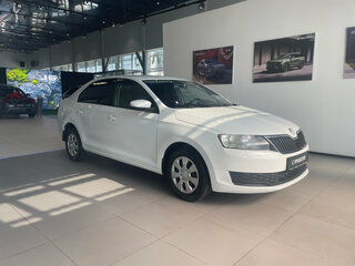 2017 Skoda Rapid I Рестайлинг, белый, 700000 рублей, вид 3