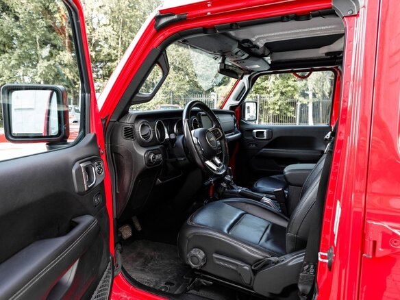 2019 Jeep Wrangler IV (JL), красный, 4850000 рублей - вид 13