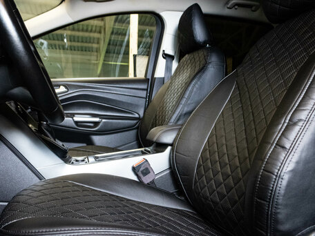 2018 Ford Kuga II Рестайлинг, чёрный, 1780000 рублей, вид 5