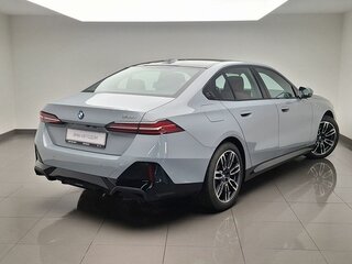 2024 BMW 5 серии 520i VIII (G60/G61/G68), серый, 6820000 рублей, вид 3