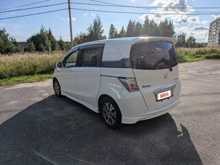 2012 Honda Freed I Рестайлинг, белый, 1050000 рублей, вид 5