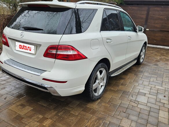 2013 Mercedes-Benz M-Класс 500 III (W166), белый, 3000000 рублей - вид 3