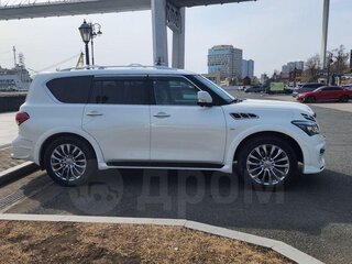 2015 Infiniti QX80 I Рестайлинг, белый, 4350000 рублей, вид 4