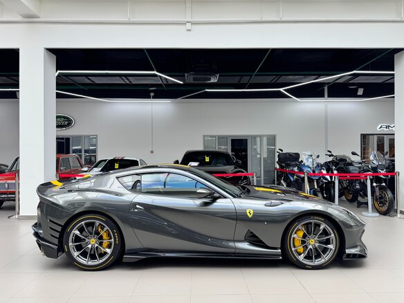 2022 Ferrari 812 Competizione, серый - вид 8