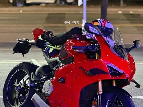 2023 Ducati Panigale V4, красный, 2900000 рублей, вид 1