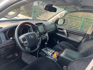 2010 Toyota Land Cruiser 200 Series, белый, 3250000 рублей, вид 4