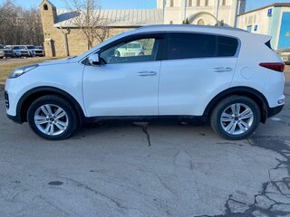 2017 Kia Sportage IV, белый, 1750000 рублей, вид 4