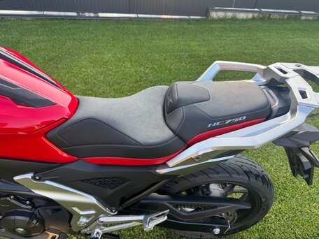 2022 Honda NC 750X, красный, 950000 рублей, вид 3