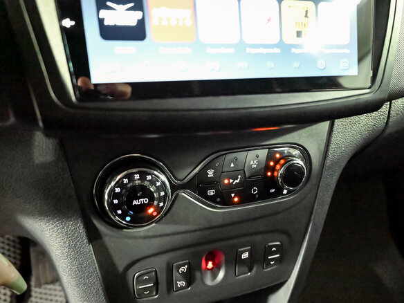 2016 Renault Sandero Stepway II, золотистый - вид 15