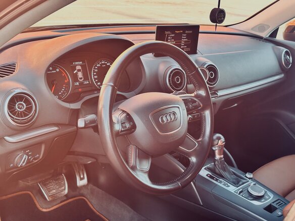 2014 Audi A3 III (8V), коричневый, 1725000 рублей - вид 13
