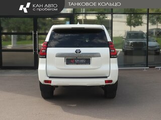 2019 Toyota Land Cruiser Prado 150 Series Рестайлинг 2, белый, 3794000 рублей, вид 4