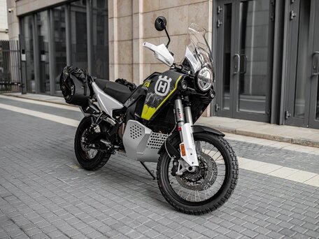 2026 Husqvarna Norden 901, серый, 1930000 рублей, вид 2