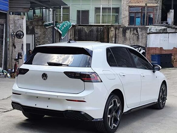 2025 Volkswagen Golf VIII Рестайлинг, белый, 2360000 рублей - вид 4