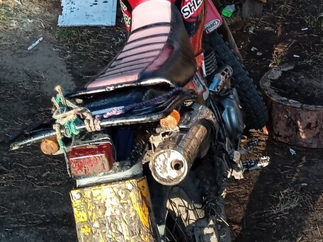 2001 Kawasaki KLX 250, красный, 230000 рублей, вид 1