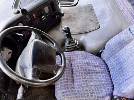 2007 Sinotruk Howo ZZ3407, красный, 1600000 рублей, вид 5
