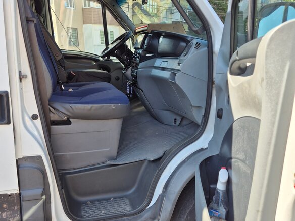 2007 Iveco Daily, белый, 1650000 рублей - вид 38