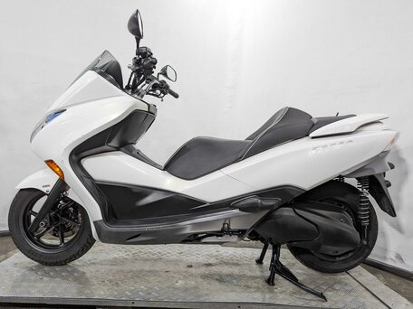 2012 Honda Forza, белый, 335000 рублей, вид 3