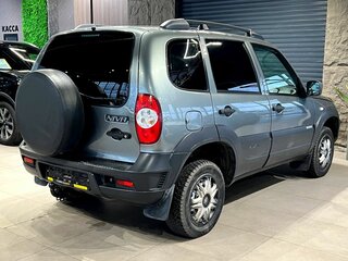 2018 Chevrolet Niva I Рестайлинг, серый, 680000 рублей, вид 4