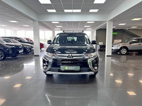 2017 Mitsubishi Outlander III Рестайлинг 2, чёрный, 1445000 рублей, вид 3