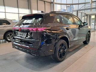 2025 Volkswagen Tiguan L Pro III (China Market), чёрный, 5250000 рублей, вид 5