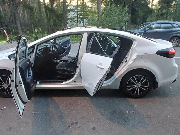 2019 Kia Cerato III Рестайлинг (Classic), белый, 1550000 рублей - вид 9