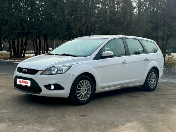 2011 Ford Focus II Рестайлинг, белый, 430000 рублей