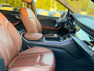 2020 Audi Q7 45 TDI II (4M) Рестайлинг, чёрный, 5800000 рублей, вид 4