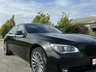 2013 BMW 7 серии Long 740Li xDrive V (F01/F02/F04) Рестайлинг, чёрный, 2690000 рублей, вид 3