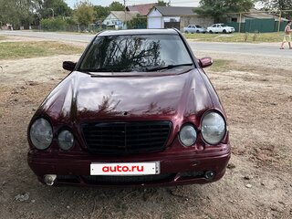 2000 Mercedes-Benz E-Класс 320 II (W210, S210) Рестайлинг, красный, 480000 рублей, вид 1