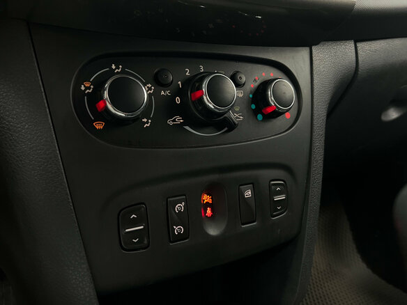 2015 Renault Logan II, серый - вид 9