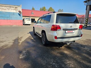 2012 Toyota Land Cruiser 200 Series Рестайлинг 1, белый, 4250000 рублей, вид 4