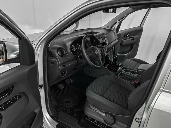 2013 Volkswagen Amarok Double Cab I, серебристый, 2720000 рублей - вид 5