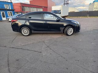 2018 Kia Rio IV, чёрный, 980000 рублей, вид 2