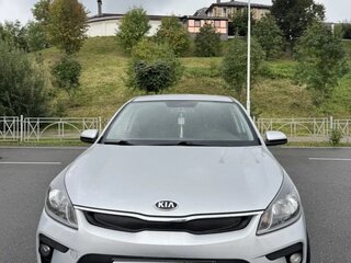 2019 Kia Rio IV, серый, 1350000 рублей, вид 1