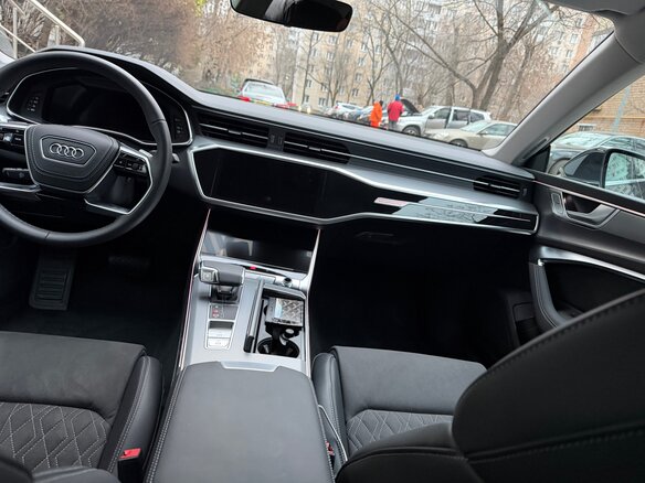 2025 Audi A7 L 45 TFSI II (4K), чёрный, 6299999 рублей - вид 3