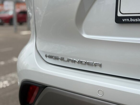 2025 Toyota Highlander IV (XU70), белый, 5550000 рублей - вид 7