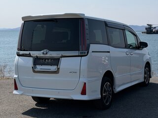 2021 Toyota Noah III (R80) Рестайлинг, белый, 2300000 рублей, вид 4