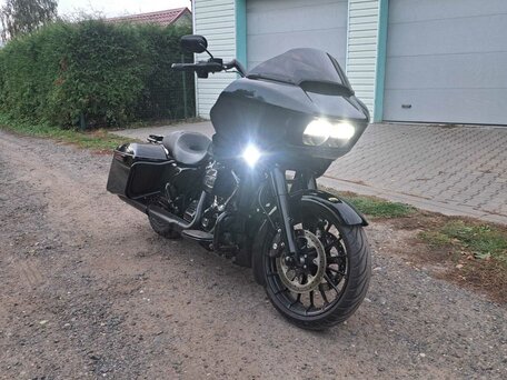 2018 Harley-Davidson Road Glide, чёрный, 1605846 рублей, вид 1