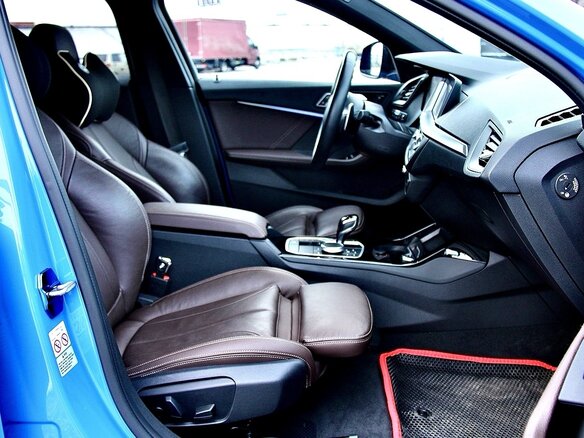 2020 BMW 1 серии 118d III (F40), синий, 3050000 рублей - вид 19